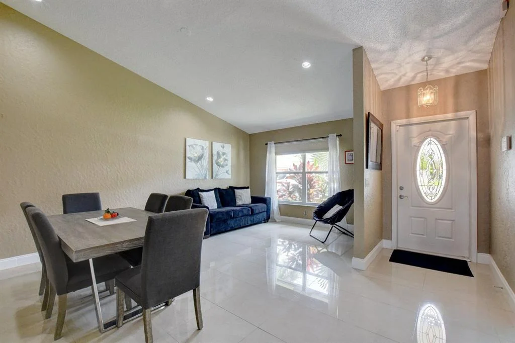 Photo of 11080 Lakeaire Circle