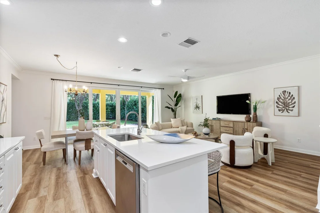 Photo of 4033 Community Drive