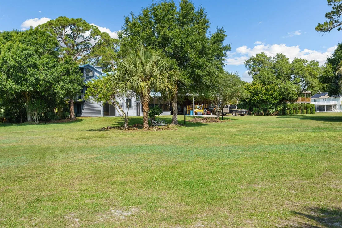 Photo of 420 Sopwith Drive