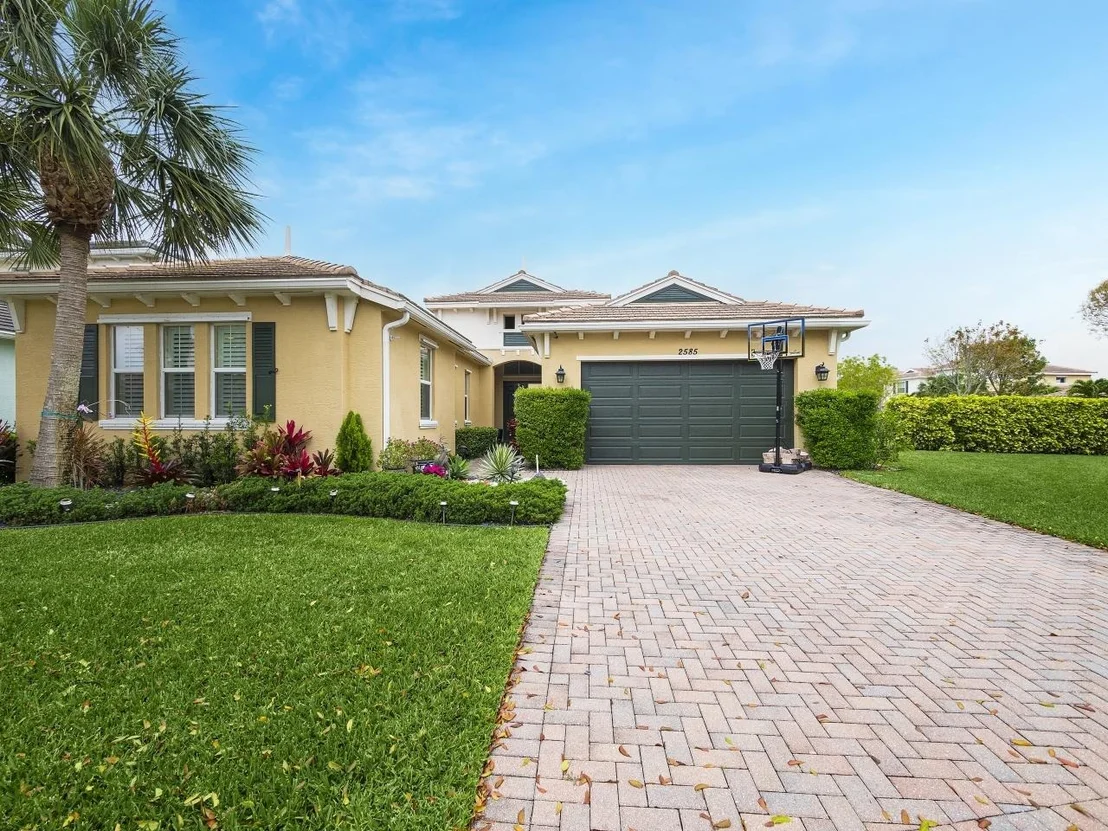 Photo of 2585 Cooper Way