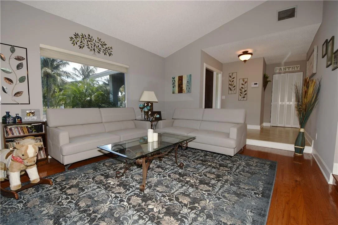 Photo of 562 NW 45th Way
