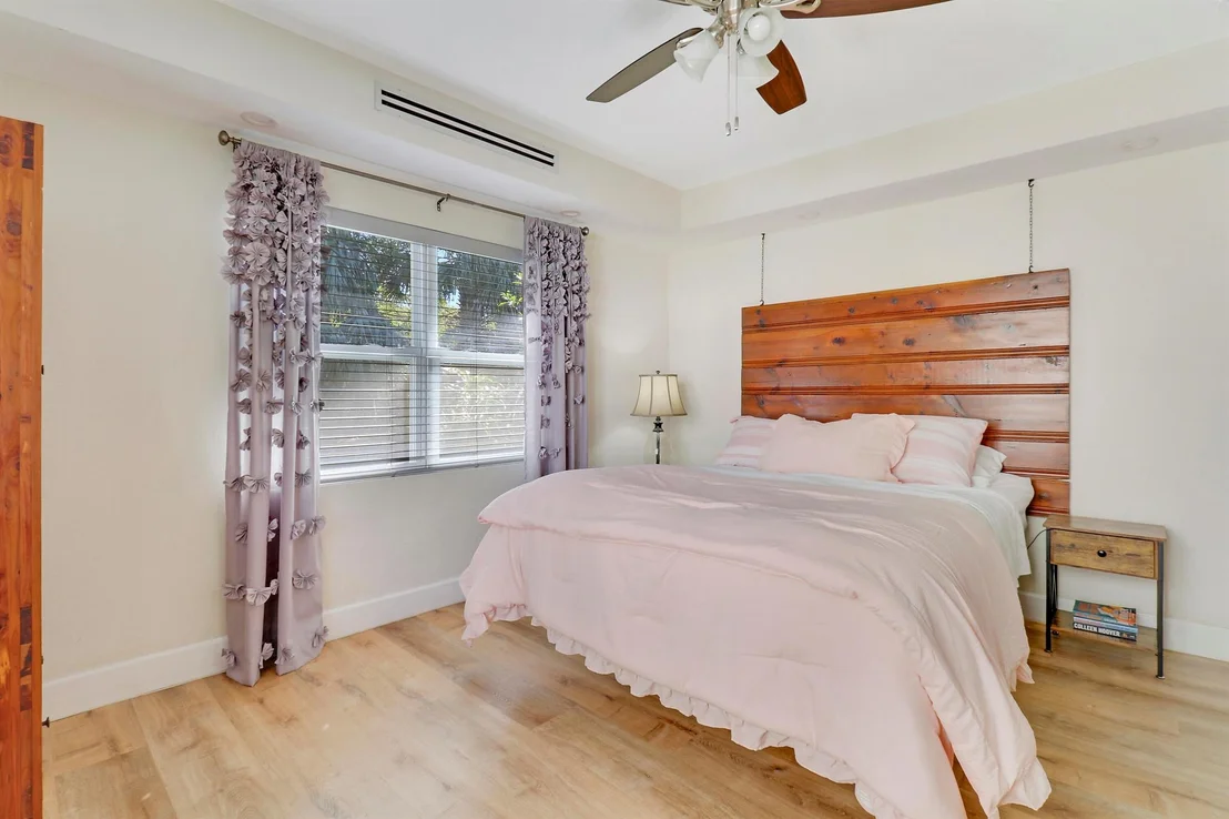 Photo of 2867 Oak Drive