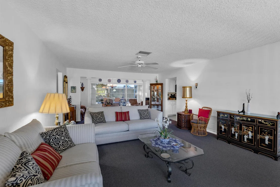 Photo of 3221 E Golf Boulevard