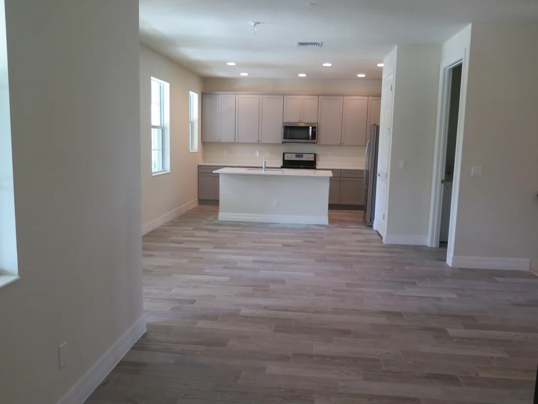 Photo of 1072 Community Drive