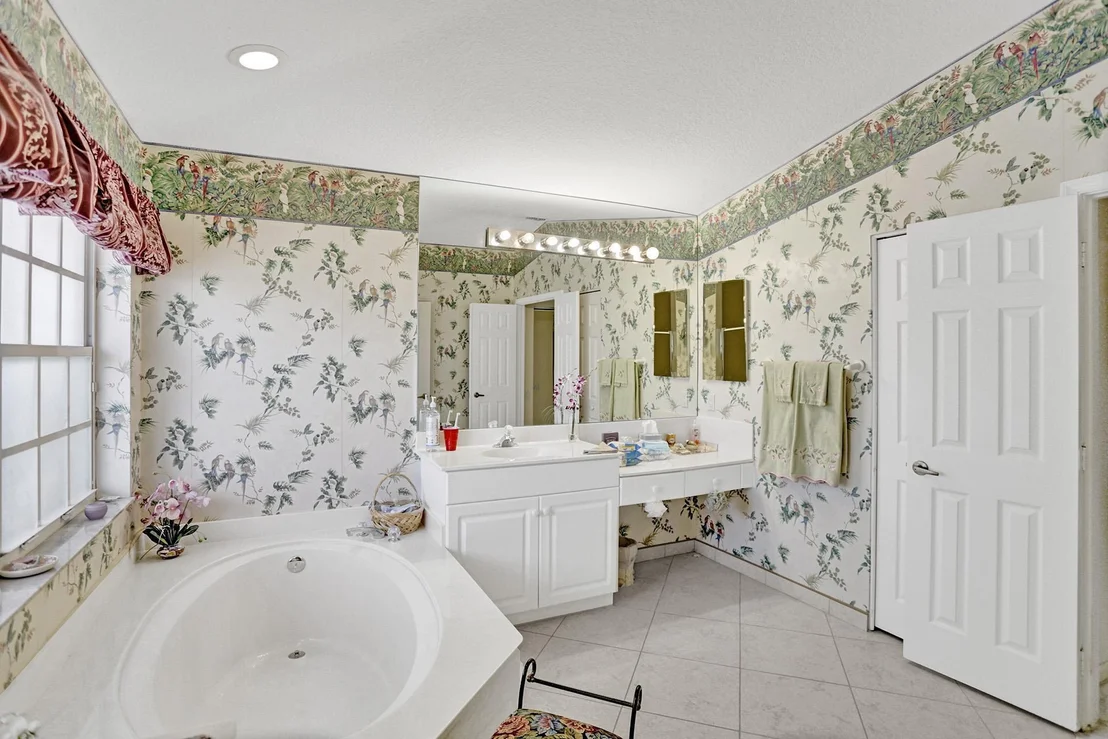 Photo of 7470 Falls Road W