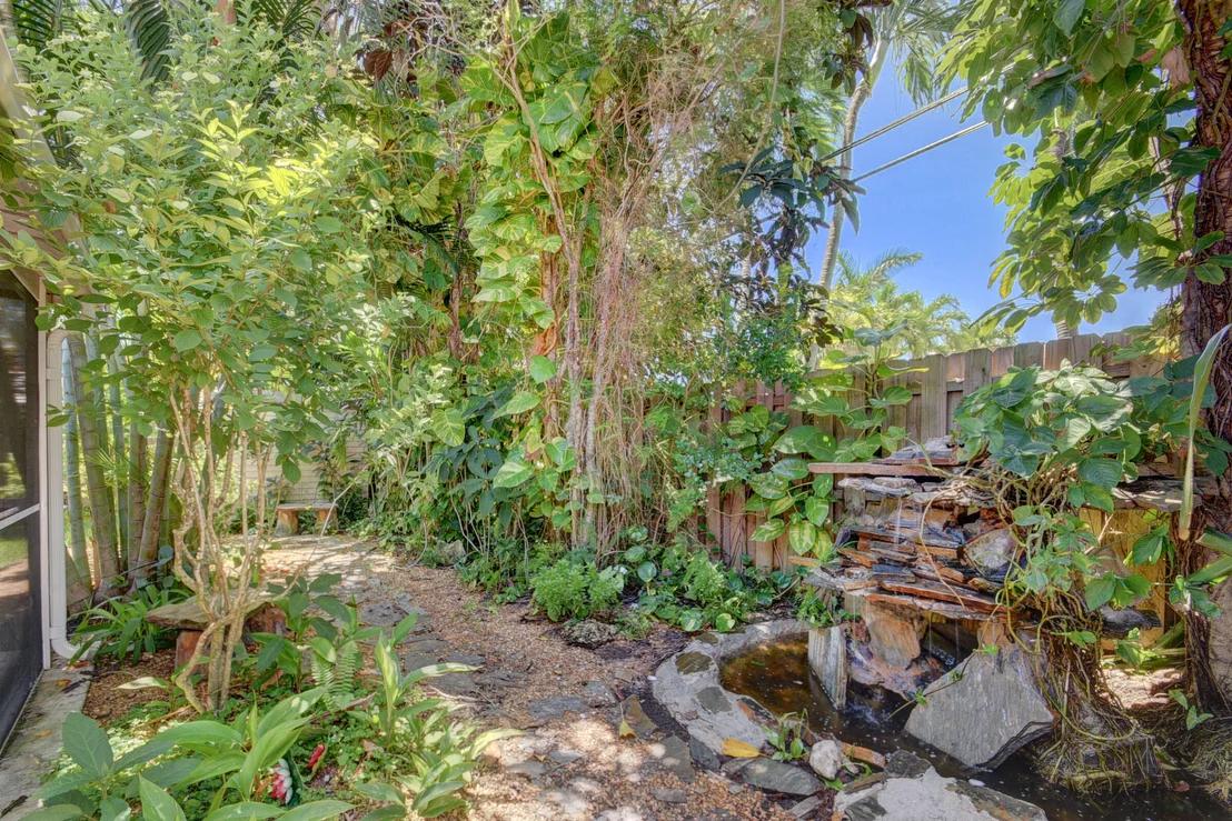 Photo of 335 Vanderbilt Drive