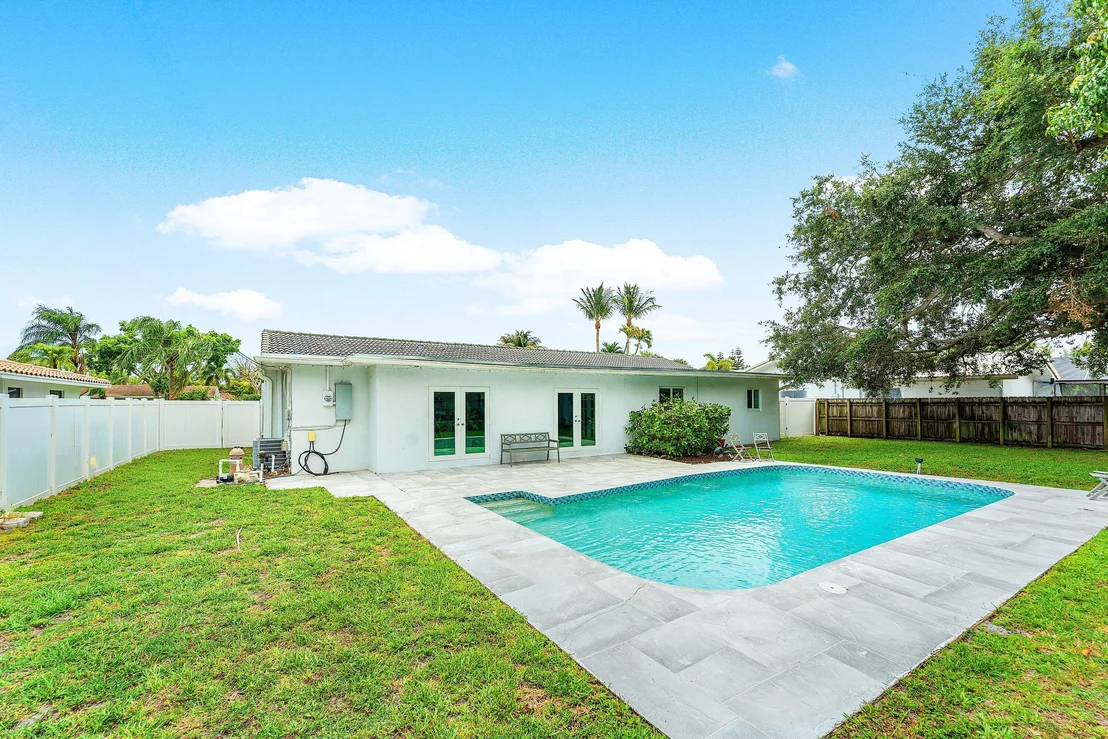 Photo of 581 NW 13th Drive