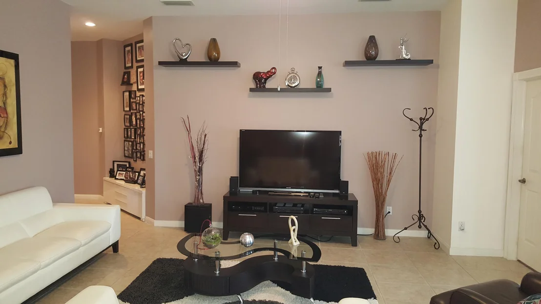 Photo of 165 S Hampton Drive
