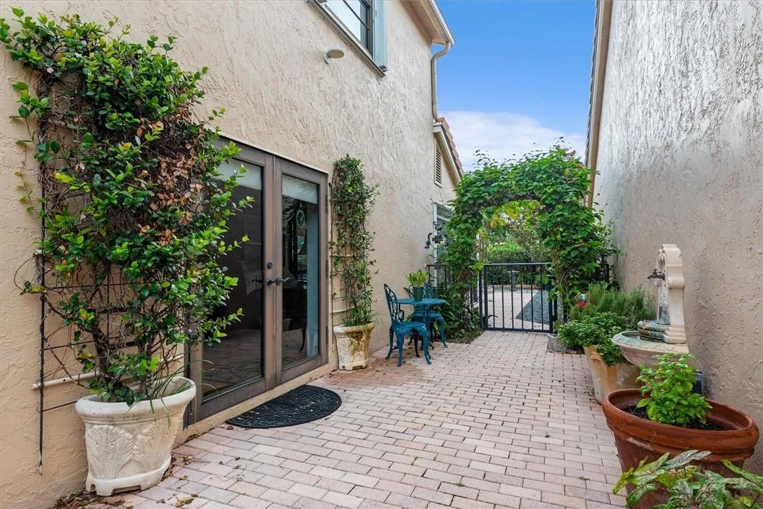 Photo of 8680 Eagle Run Drive