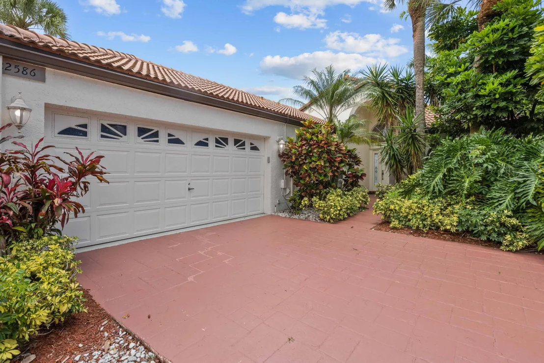 Photo of 22586 Esplanada Drive