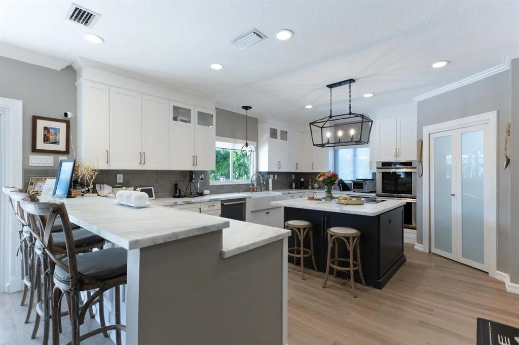 Photo of 916 Dolphin Drive