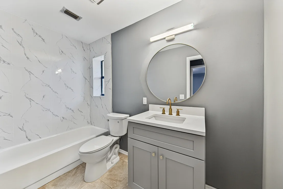 Photo of Unit B at 3402 WATERVIEW Circle