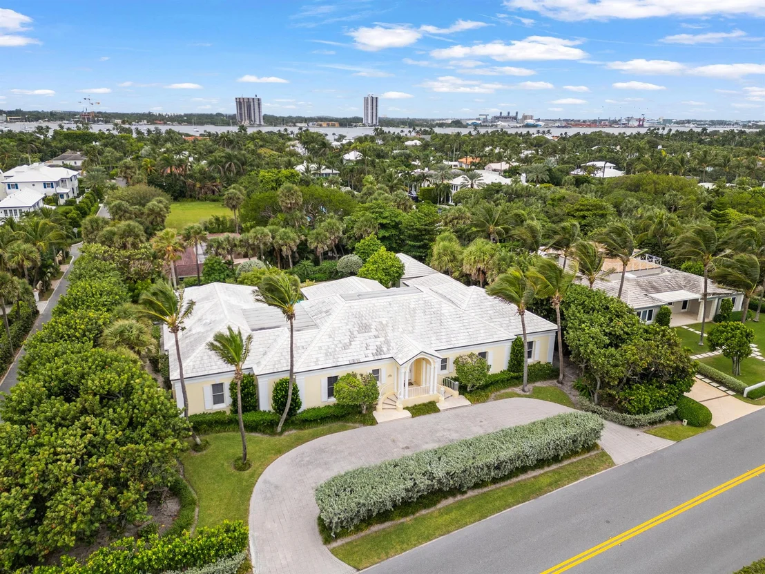 Photo of 1160 N Ocean Boulevard
