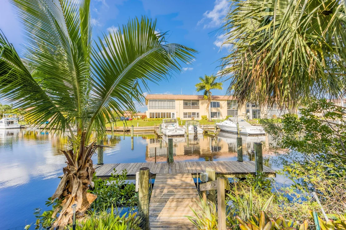 Photo of 2475 SW Hideaway Lane