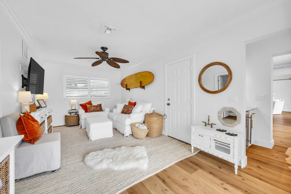 Photo of 366 ELM Avenue