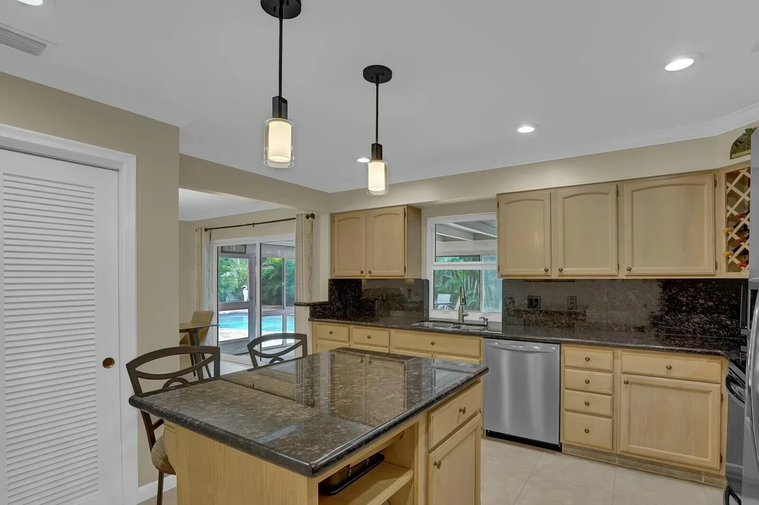 Photo of 736 Heron Drive