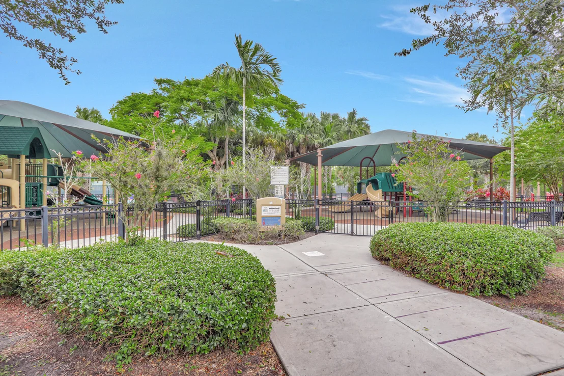 Photo of Unit 204A at 800 Cypress Boulevard