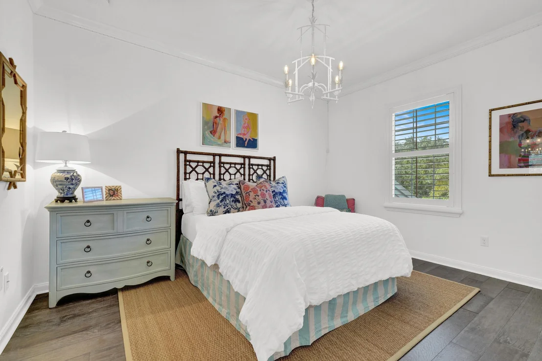 Photo of 3343 Duval Street