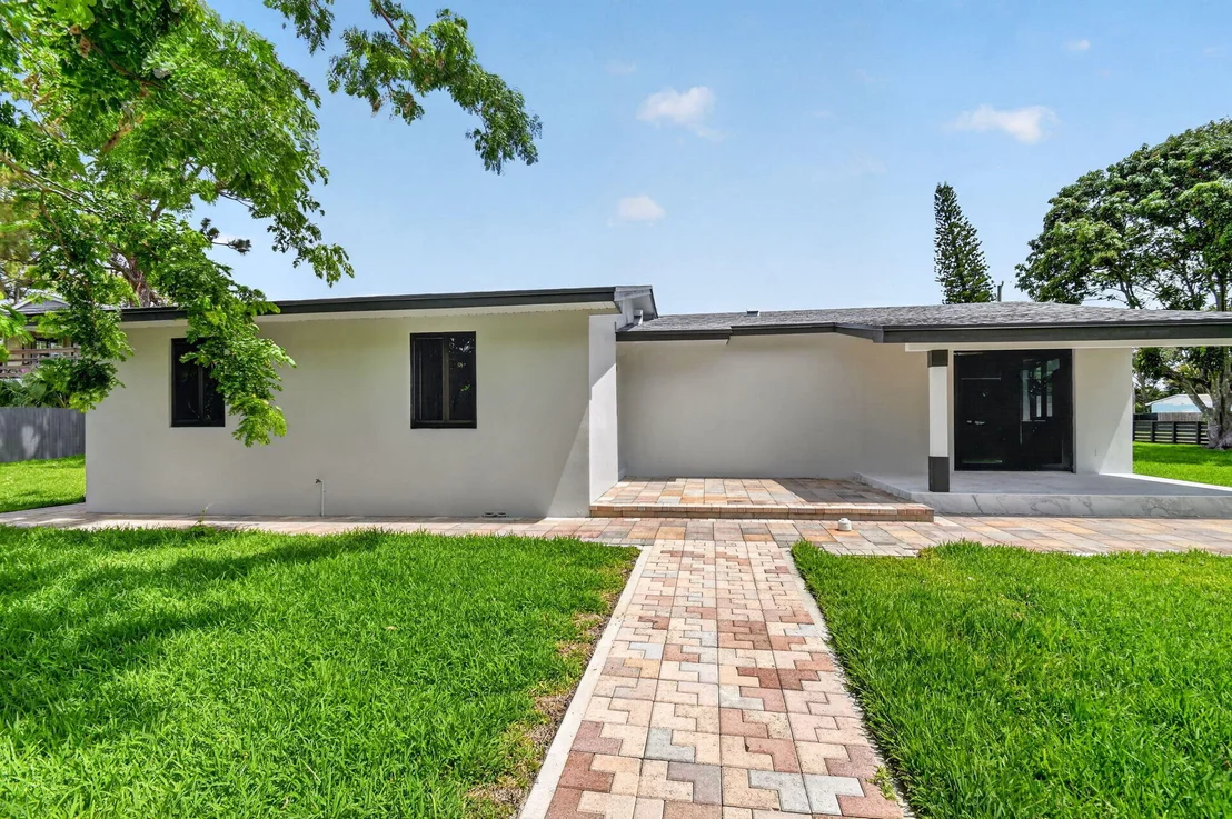 Photo of 3192 Riddle Road
