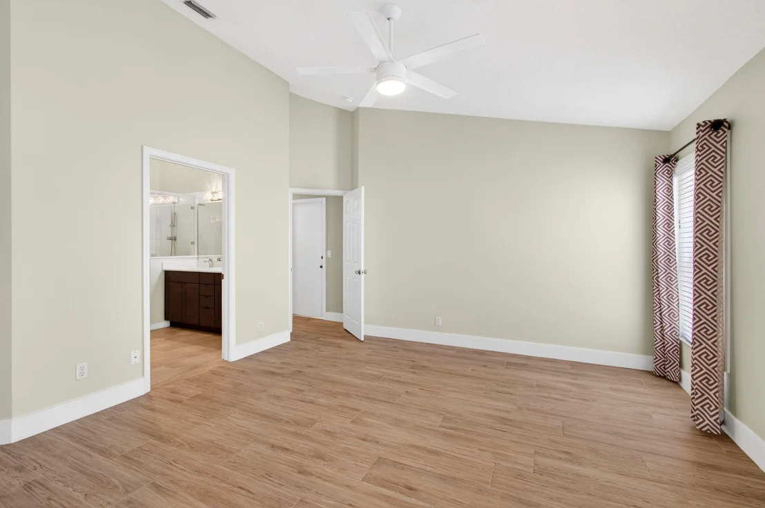 Photo of 1142 Canoe Point