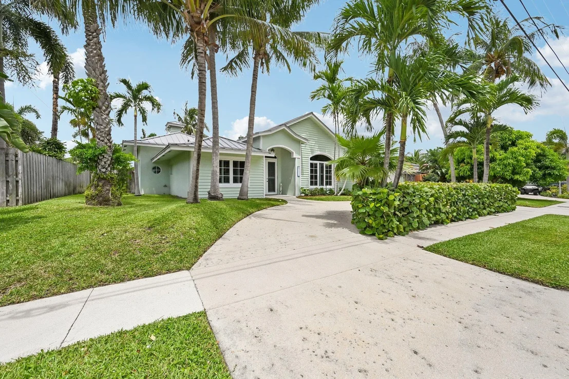 Photo of 4911 NE 25TH Avenue