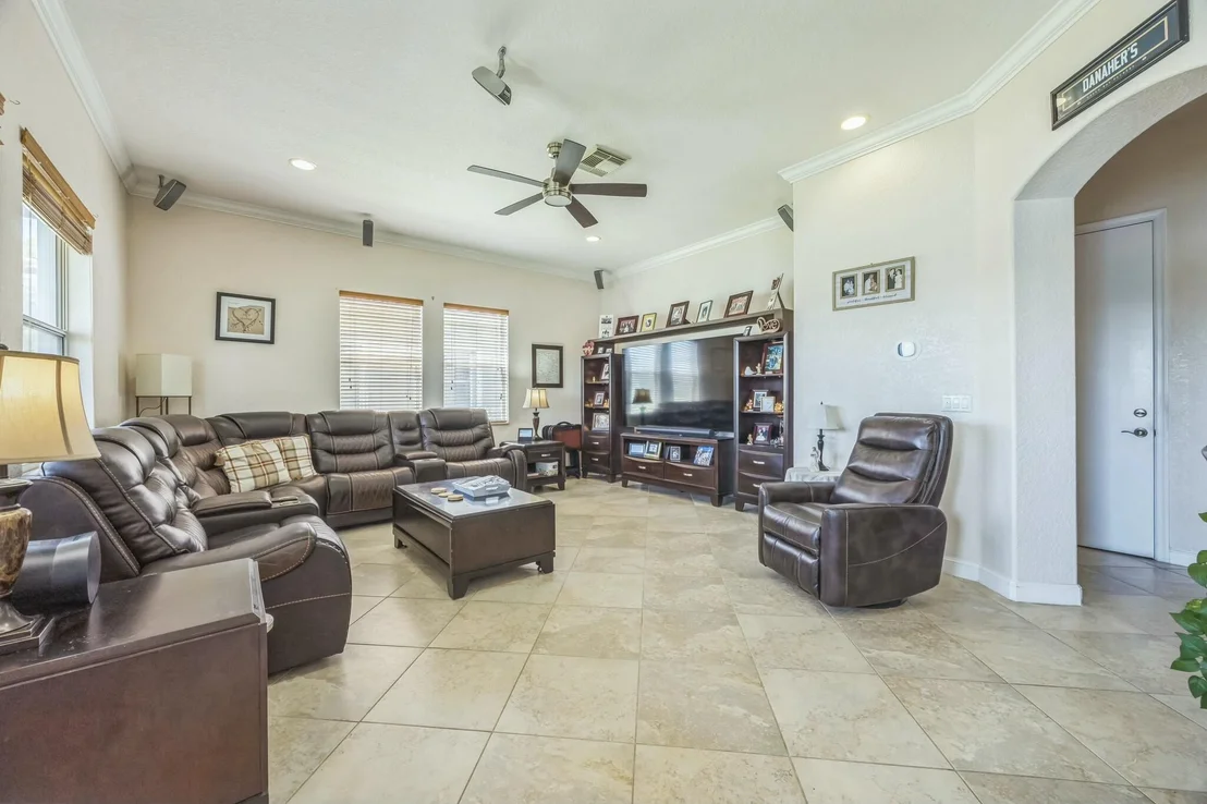 Photo of 694 Cresta Circle