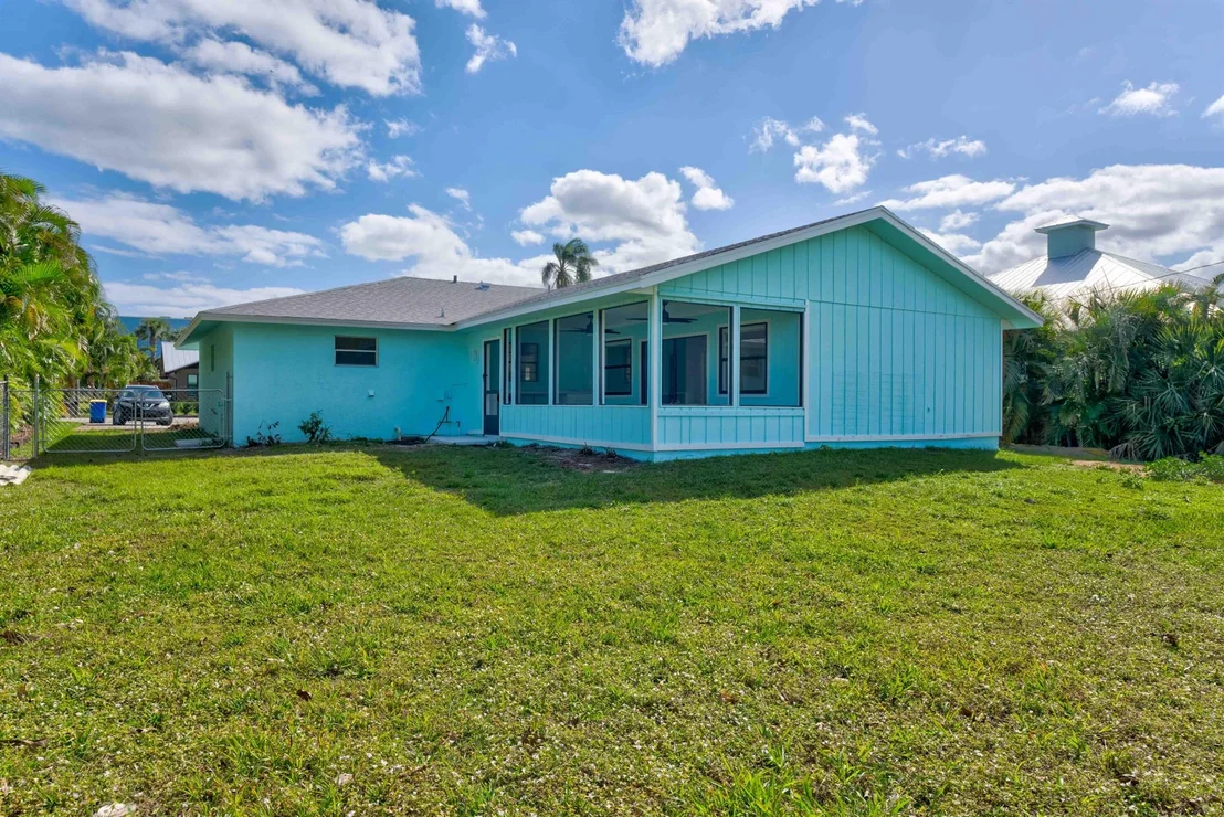 Photo of 4705 SE Manatee Terrace