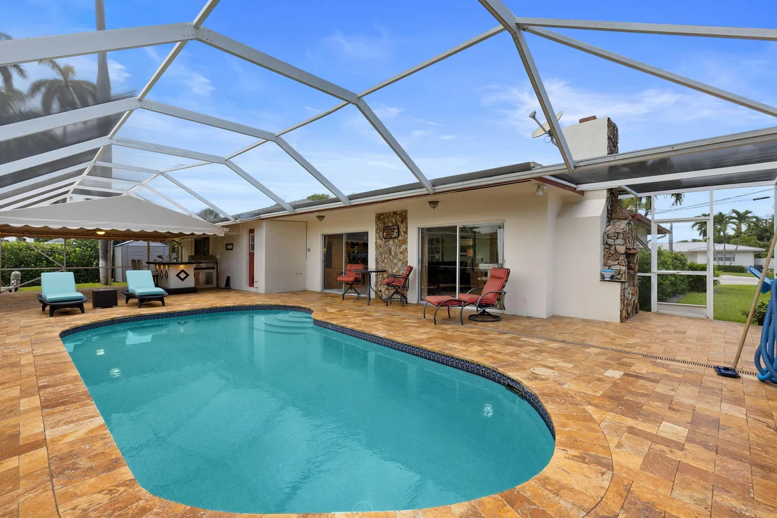 Photo of 634 Riviera Drive