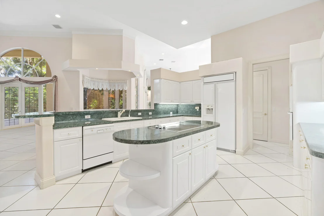 Photo of 540 Marbrisa Drive