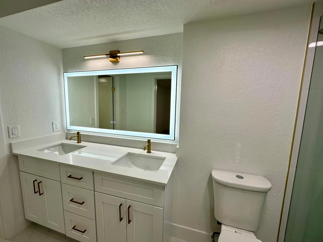 Photo of Unit F405 at 950 Lavers Circle