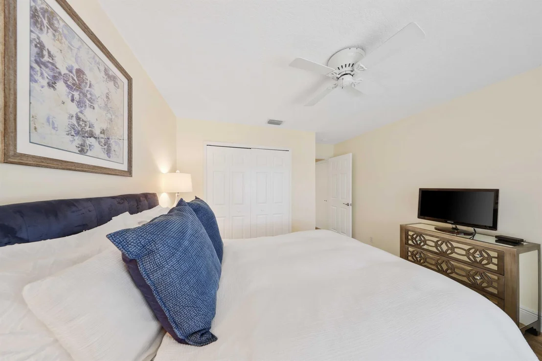 Photo of 560 Anchor Point