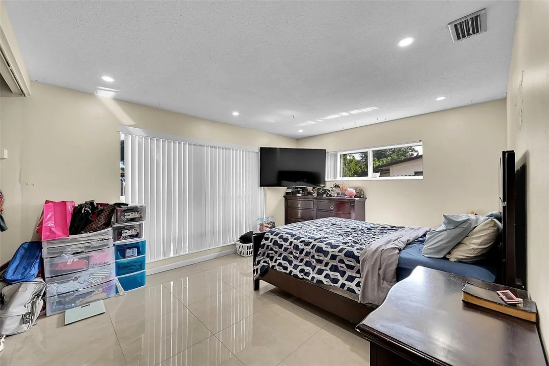 Photo of 300 W Kathy Lane