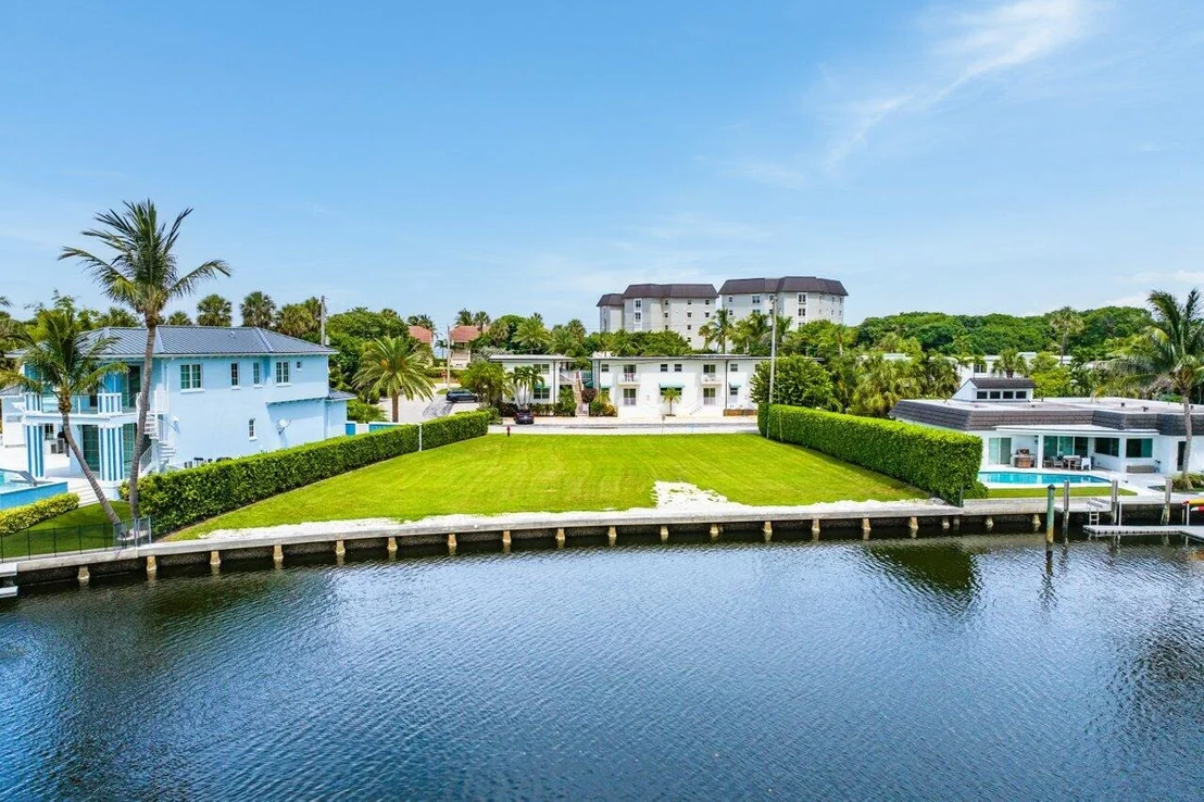 Photo of 51 River Drive