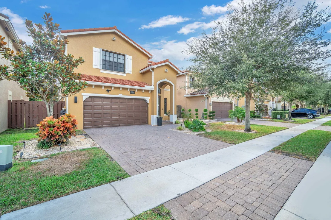 Photo of 3856 Aspen Leaf Drive