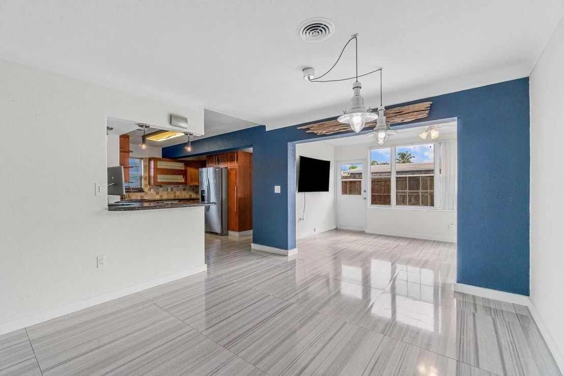 Photo of 1446 Hillcrest Drive