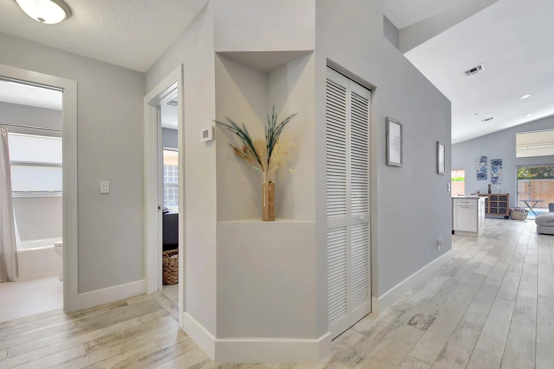 Photo of 8211 White Rock Circle