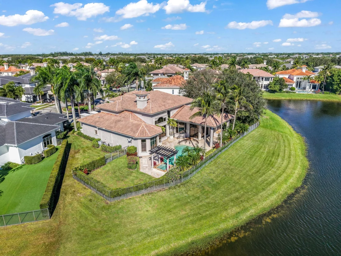Photo of 17602 Middle Lake Drive
