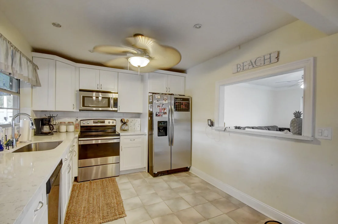 Photo of 3546 Oberon Avenue