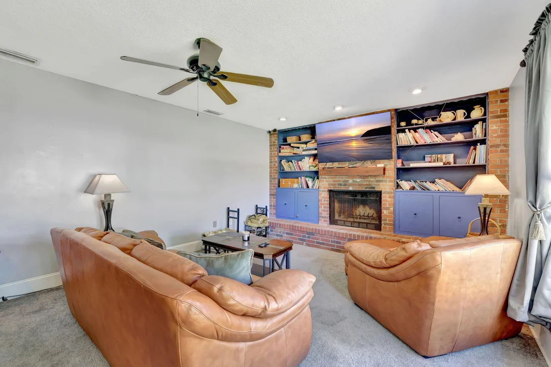 Photo of 5903 Sunset Boulevard
