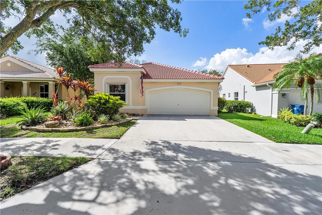 Photo of 828 Savannah Falls Drive