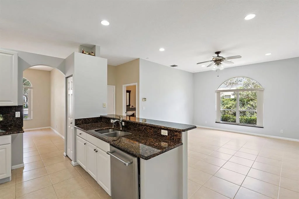 Photo of 228 Blackbird Lane