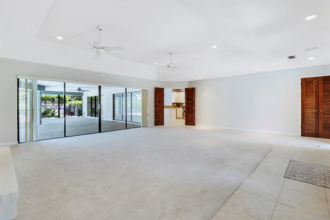 Photo of 316 River Drive