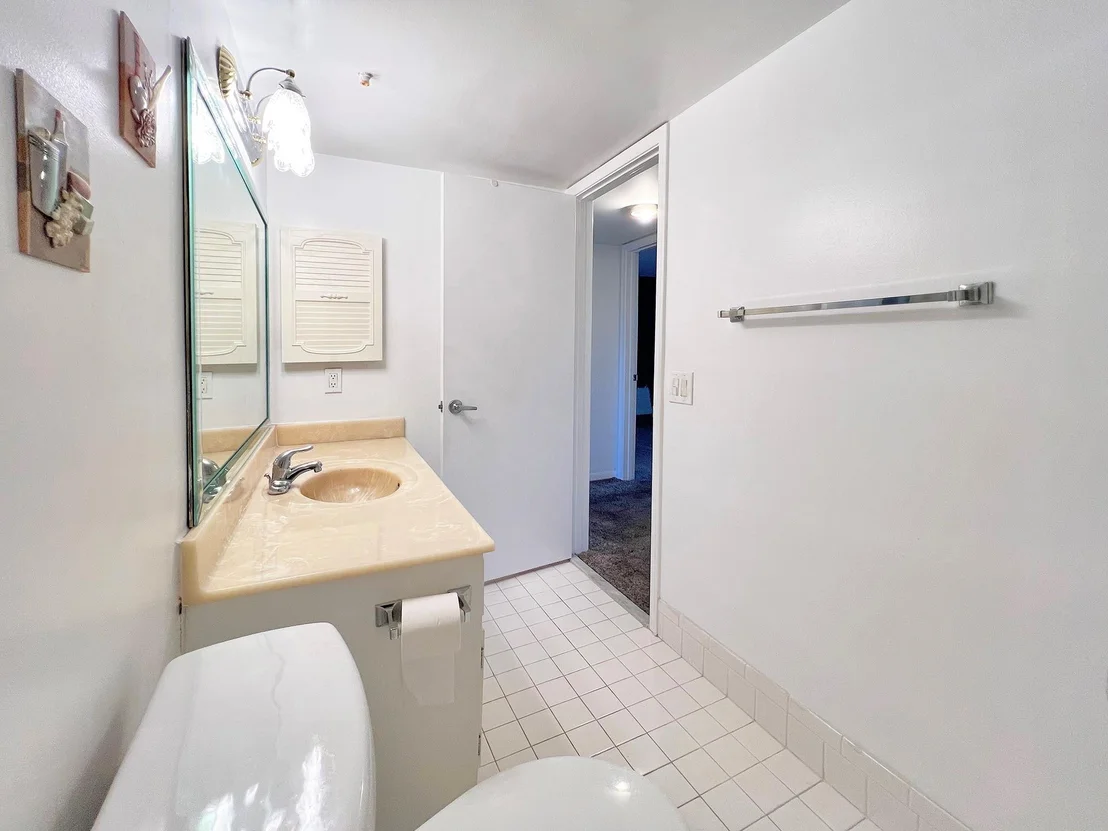 Photo of Unit D2 at 1903 Bermuda Circle