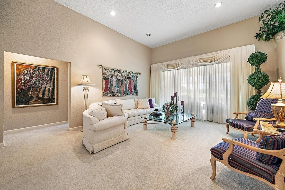 Photo of 240 Eagleton Estate Boulevard