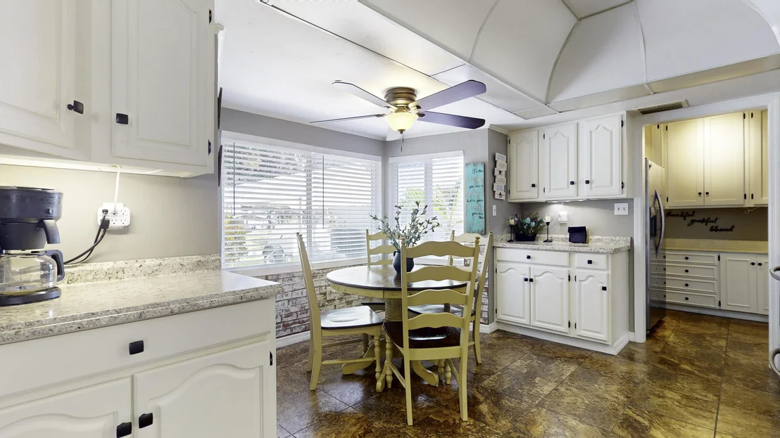 Photo of 1332 N Oak Ridge Drive