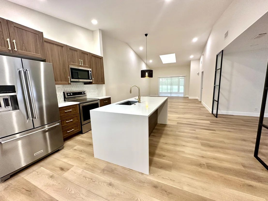 Photo of 6410 Royal Manor Circle