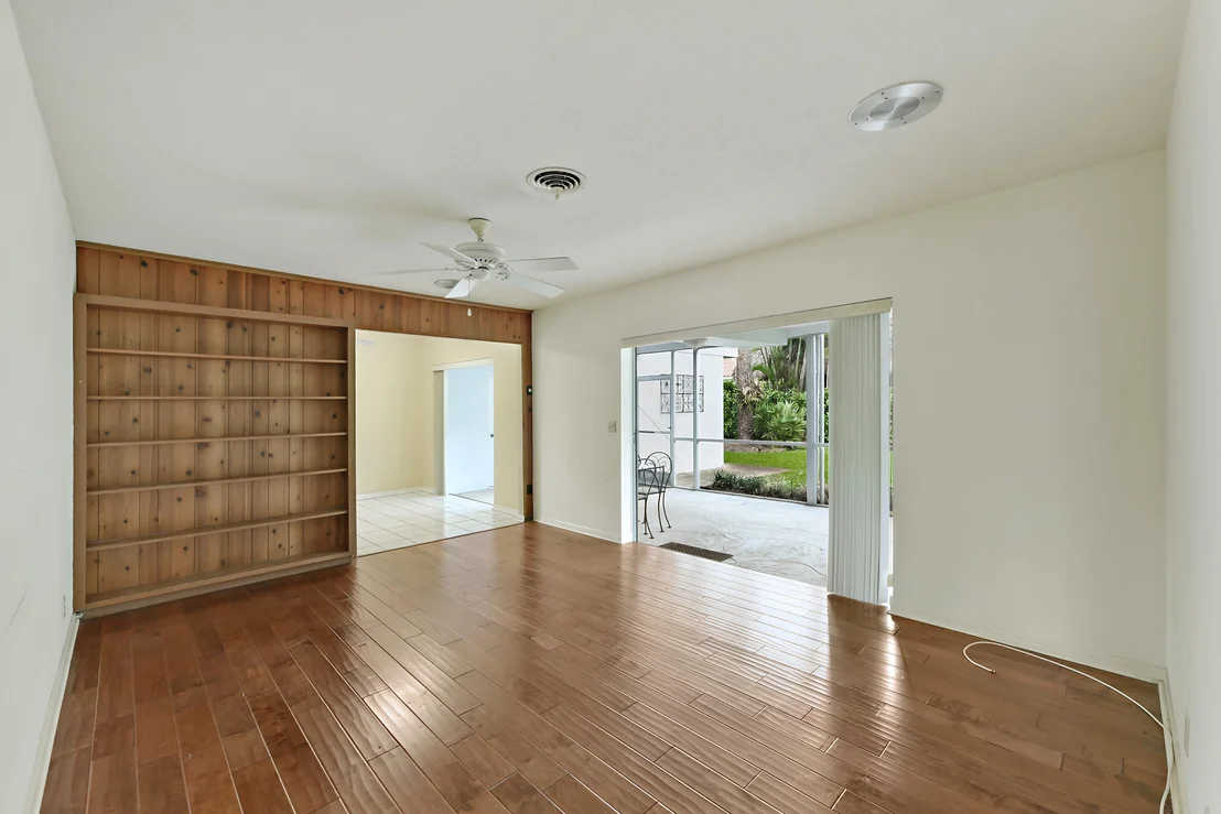 Photo of 324 River Drive