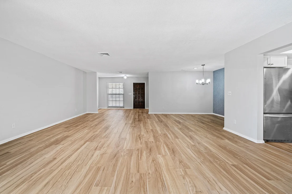 Photo of 433 Pine Villa Drive