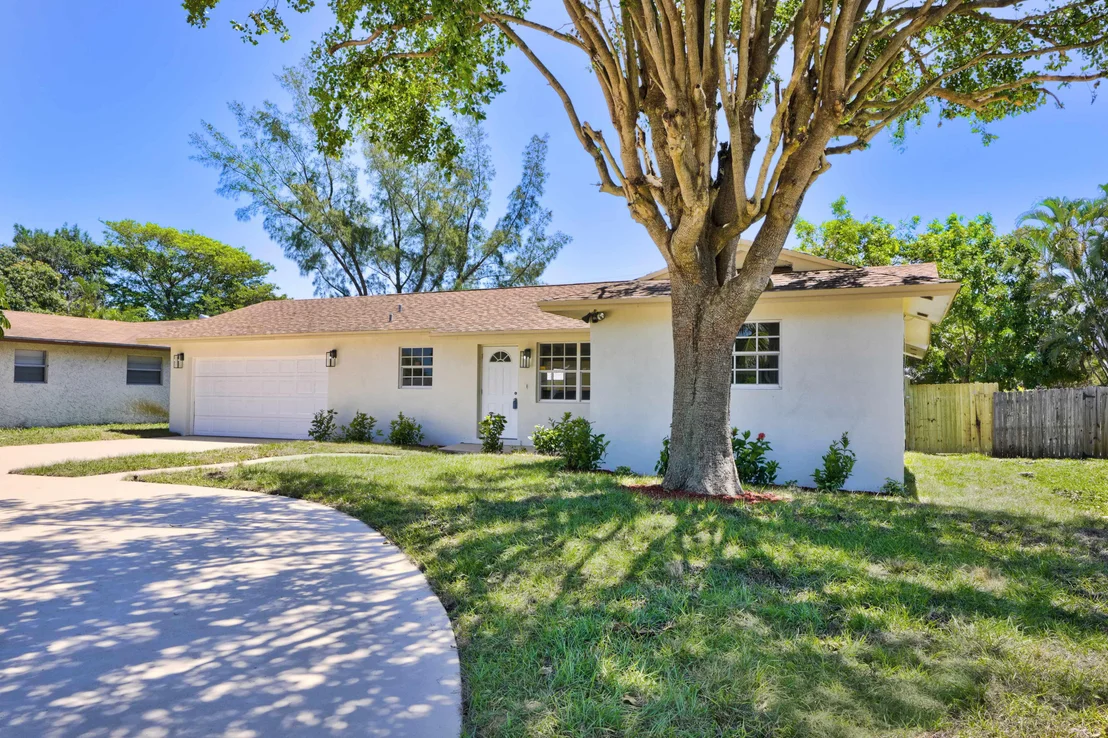 Photo of 8602 Sunset Drive