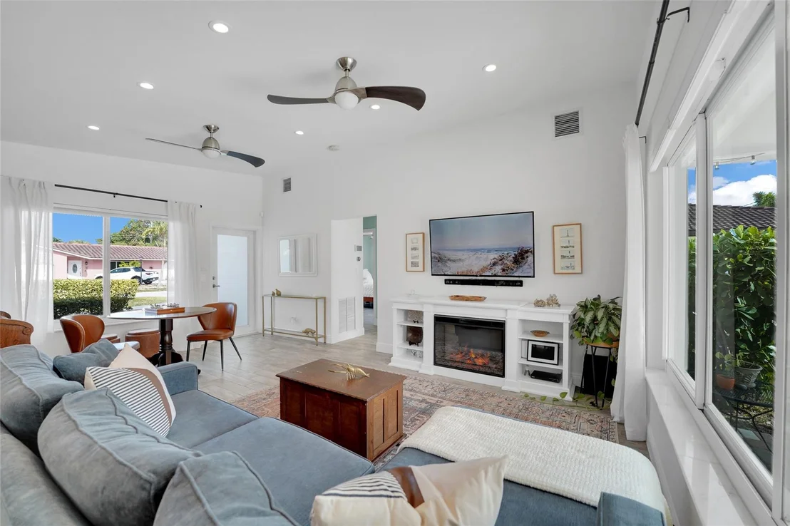 Photo of 17 SE 9th Avenue